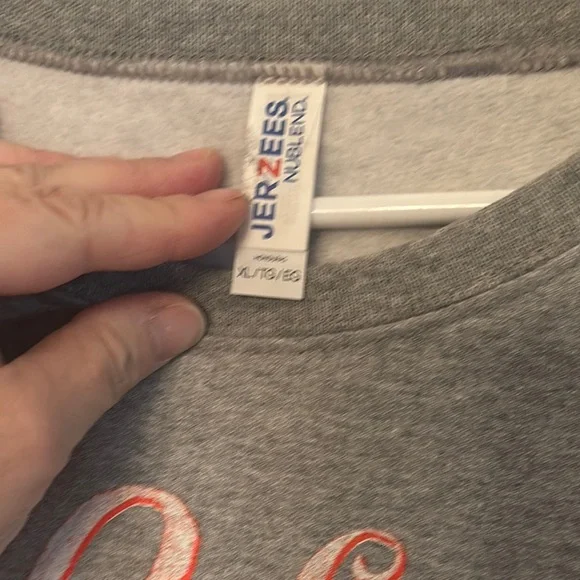 Strawberry Shortcake Theme Gray Crew Neck Sweatshirt XL Oversized - Picture 2 of 5